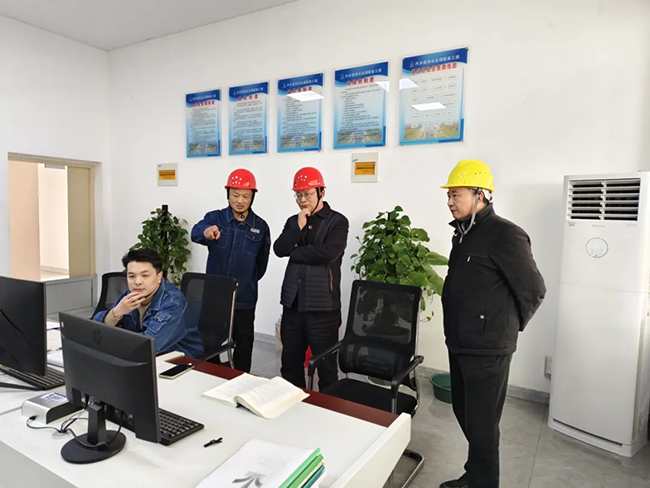 华体会·体育(huatihui.com)官方网站新春慰问送关怀，节前安全督导保平安